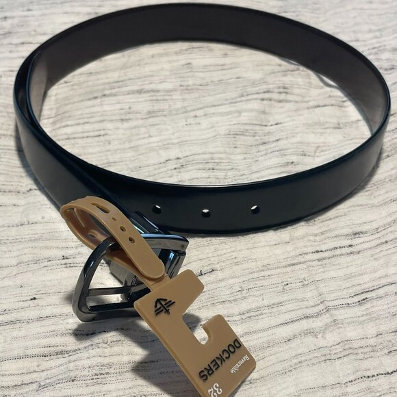 NWT Dockers reversible belt - Picture 2 of 3